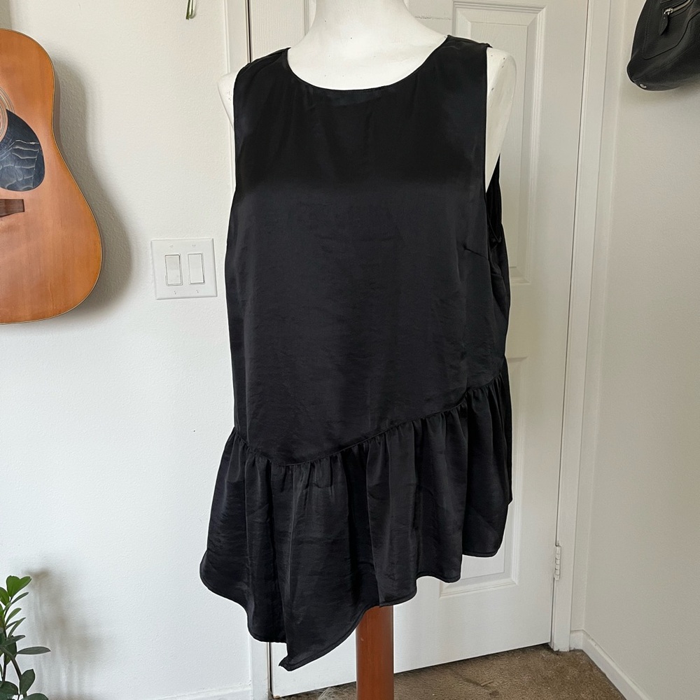 Halogen Elegant Black Sleeveless Blouse
